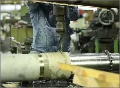 修繕・修復をしている様子